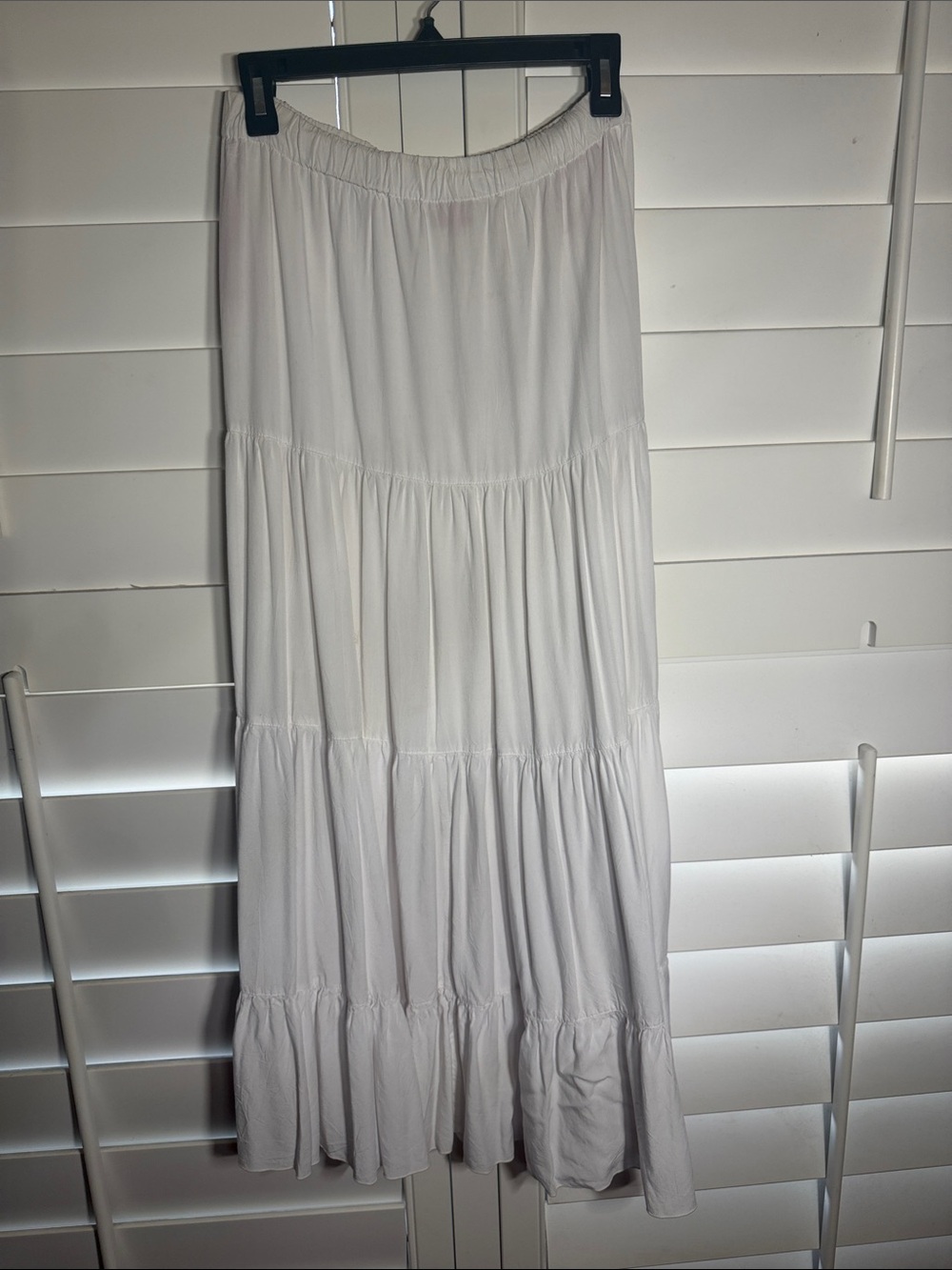 Love Tree White Tiered Boho Maxi Skirt with Elastic Waist